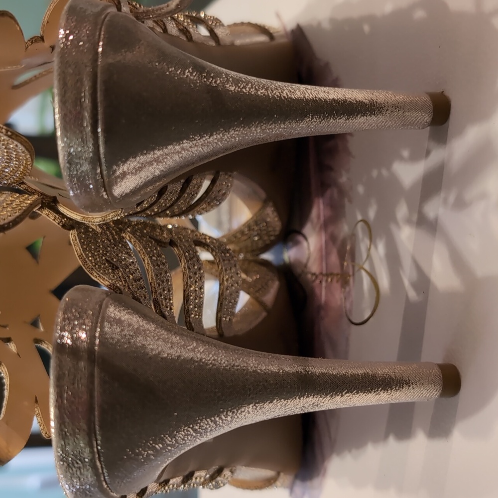 Jessica Simpson Women's Beaded Heels - Champagne / Pearl Gold - Picture 9 of 12